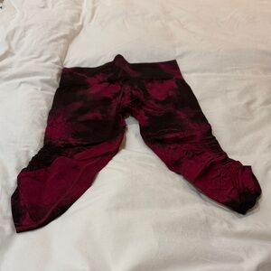 Lululemon Athletica Red and Black Tie-Dye Capri Leggings